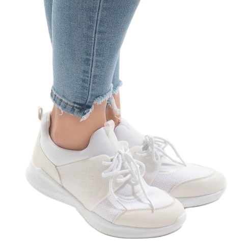 Valkoiset urheilukengät BY-069 valkoinen 1