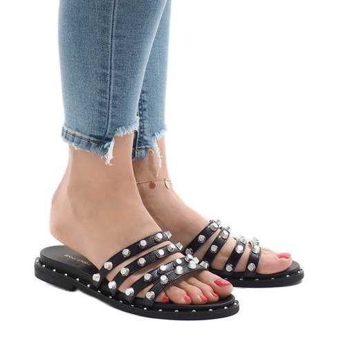 Mustat tossut LK-2802-nastoilla 1