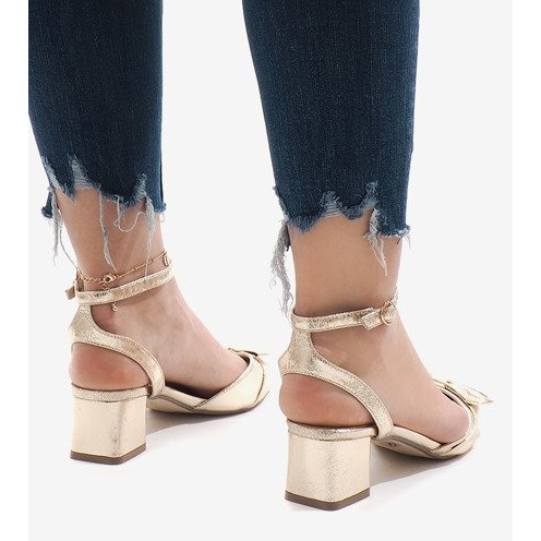 Kultaiset kantapääsandaalit 1702-2 kultainen 2