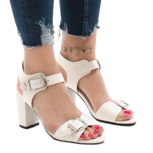 Valkoiset korkokengät 173-855 valkoinen 1