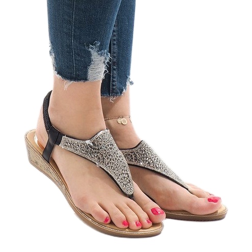 Mustat kiilasandaalit, joissa joustava FM4075 monivärinen 1