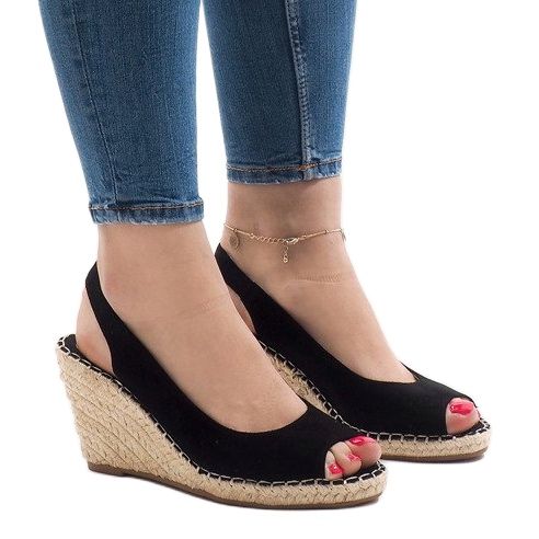 Musta kiila sandaalit 2894 1