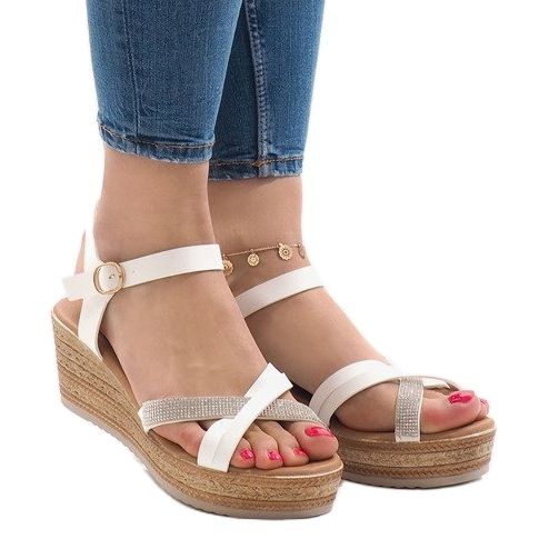Valkoiset sandaalit WS8816 -alustalla valkoinen 1
