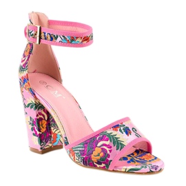 Vaaleanpunaiset sandaalit postissa 77-14 vaaleanpunainen 1