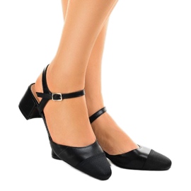 Mustat pumput 5095 -pylväässä 1