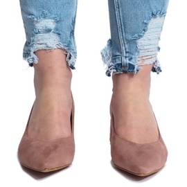 Vaaleanpunaiset pumput sydänpylväässä vaaleanpunainen 1