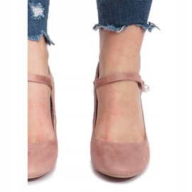 Vaaleanpunaiset pumput Milayan pylväässä vaaleanpunainen 1