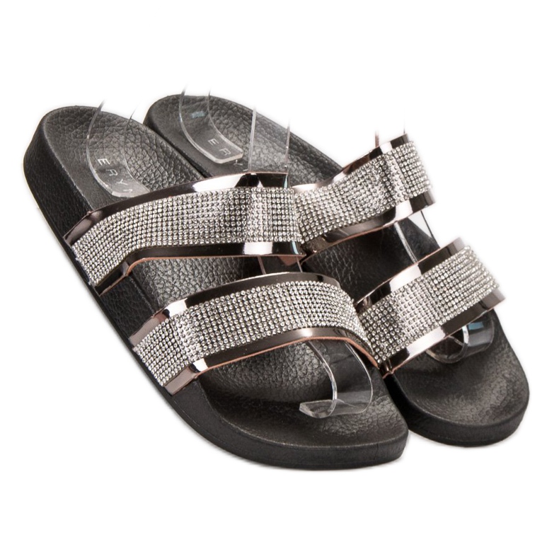 Erynn Mustat tossut 1