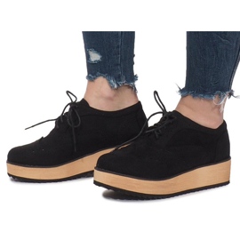 Black Brogues Danielle -alustalla musta 1