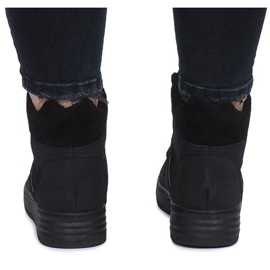 Paulan mustat lenkkarit 1