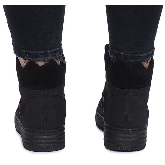 Paulan mustat lenkkarit 1