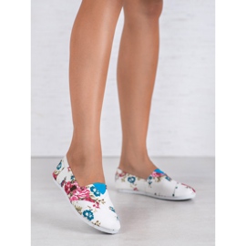 SHELOVET Slipony kukissa valkoinen 1