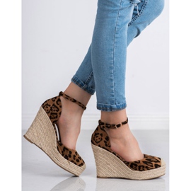 SHELOVET Pumput Panetrkan kanssa ruskea 1