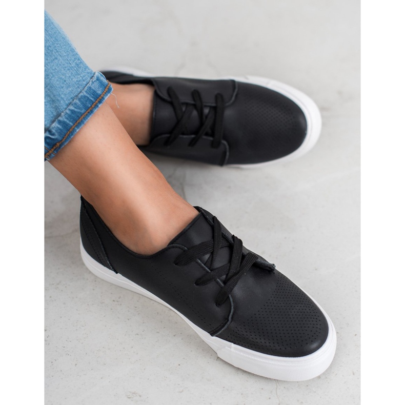 SHELOVET Mustat herkut 1