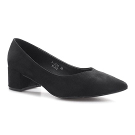 Mustat pumput sydänpylväässä 1