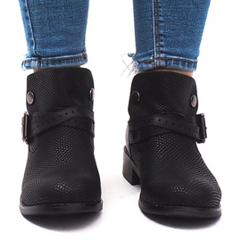 Saappaat 1702Y musta 2