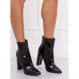 Mustat lakatut korkokengät NS065P Musta 1