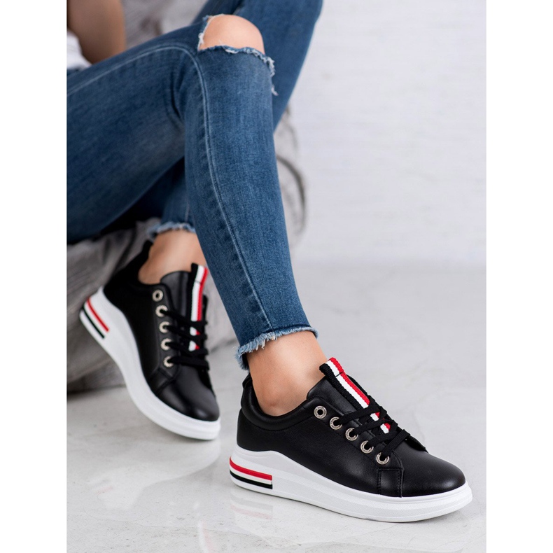 SHELOVET Mustat urheilukengät 2