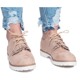 Beige -leivänpaahtimet, joissa on murskaavat kovat reunat 1