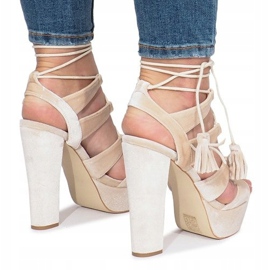 Harmaat sandaalit One Love velour -pylväässä 1