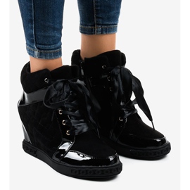 Muodikkaat mustat kiilamaiset lenkkarit KLS-109-3 1