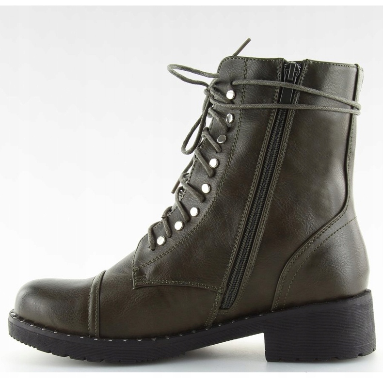 Vihreät saappaat nastoilla B0-193 Vihreä 2