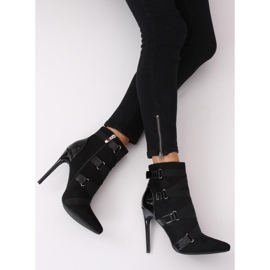 Mustat saappaat nastalla mustalla BKKX1150 musta 2