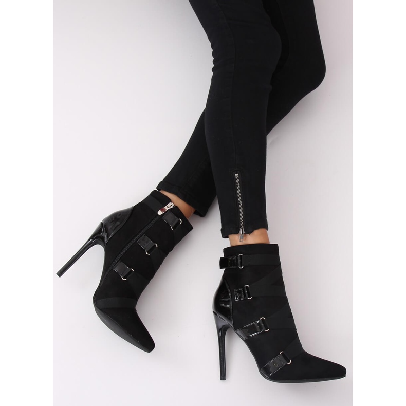 Mustat saappaat nastalla mustalla BKKX1150 musta 2