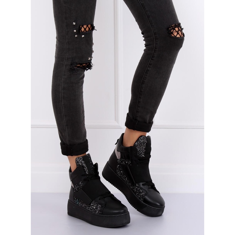 Mustat lenkkarit LA56 musta 1