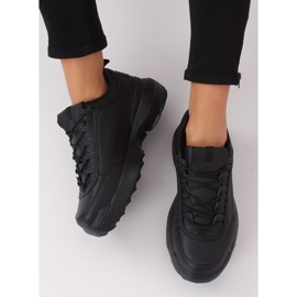 Musta DSC81-1 Mustat urheilukengät 2