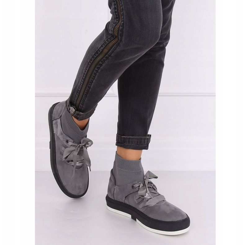 Harmaat CH-95 harmaat lenkkarit 1