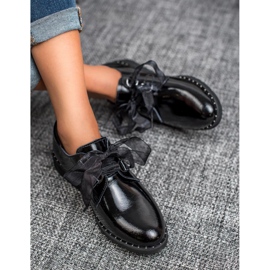 Filippo Mustat lakatut kengät 1