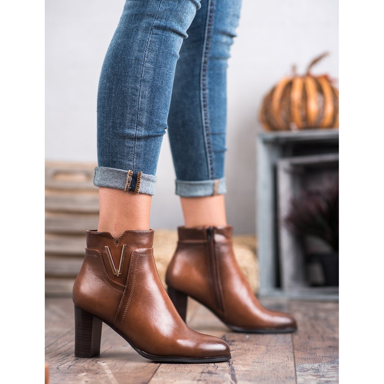 Vinceza Ruskeat saappaat postissa 1