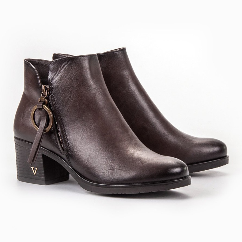 Vinceza Ruskeat saappaat postissa 1