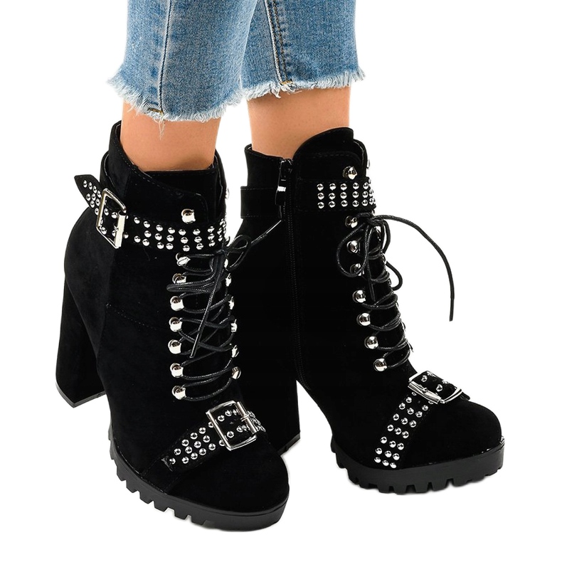 Mustat mokkanahkaiset nilkkurit LS5071 -pylväässä 2