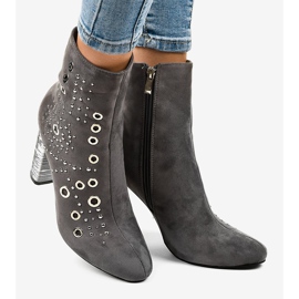 Harmaat mokkakengät AE28P -pylväässä 2