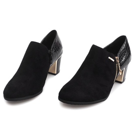 Saappaat kantapäällä 6661 musta 1