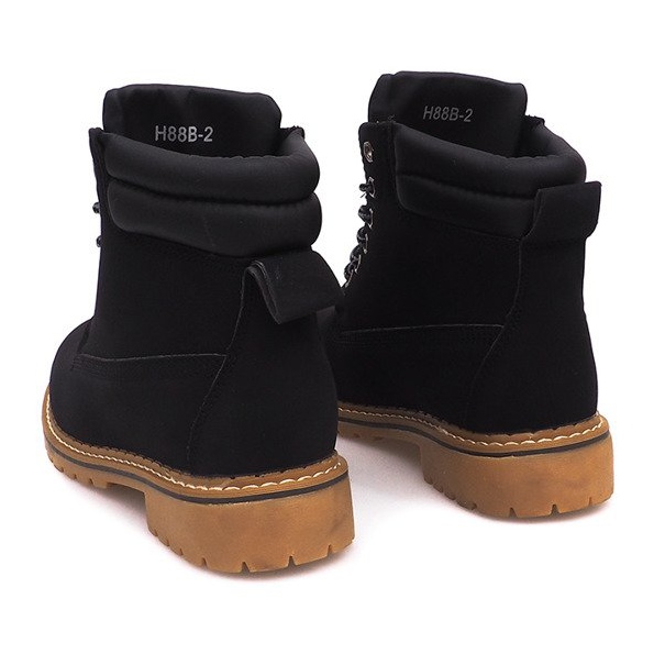 Eristetyt puukengät H88B musta 2