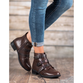 Small Swan Saappaat koristeellisilla raidoilla ruskea 2