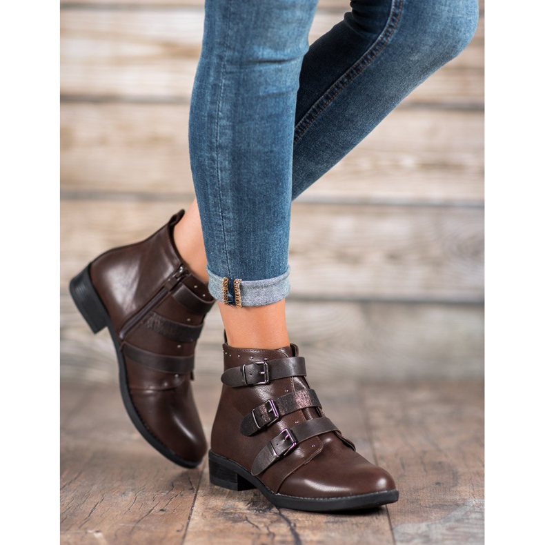 Small Swan Saappaat koristeellisilla raidoilla ruskea 2