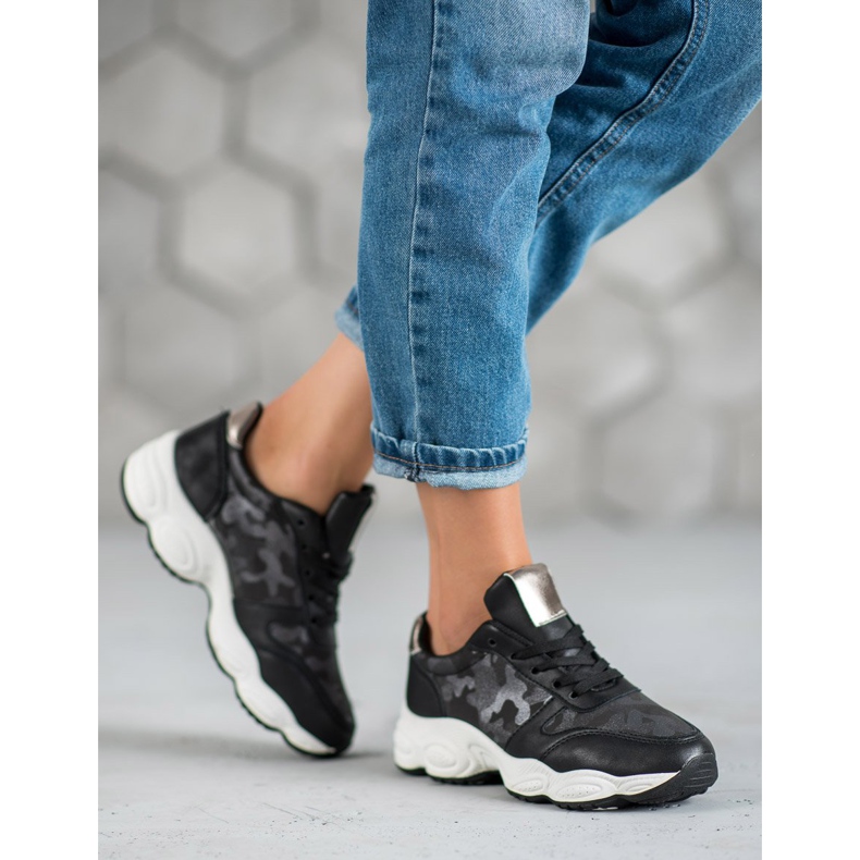 Emaks Urheilukengät Moro musta 1