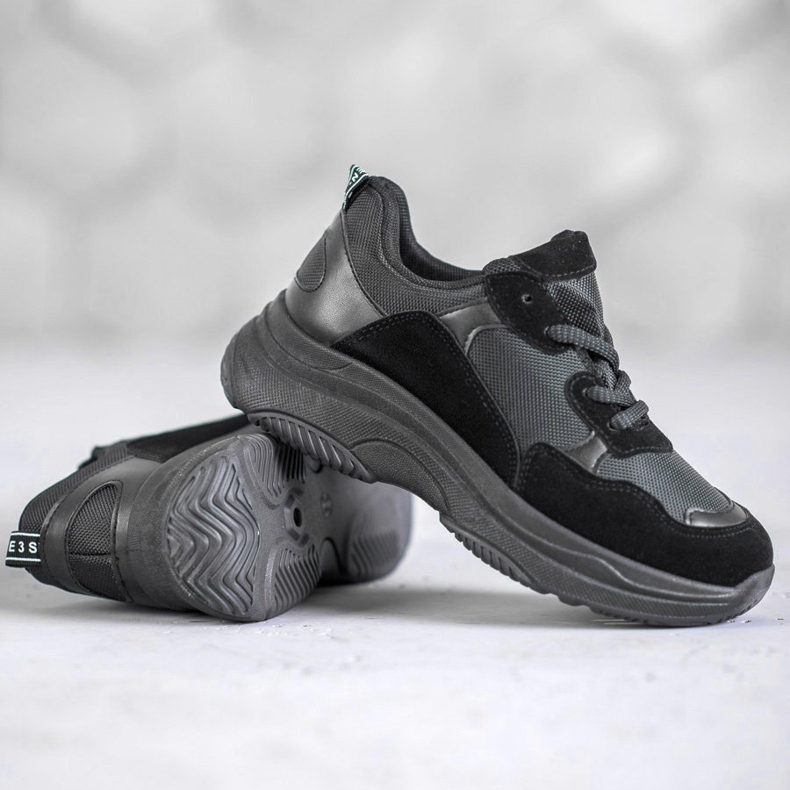 SHELOVET Mustat urheilukengät 1