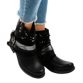 Mustat eristetyt saappaat, runsaasti koristeltu 17103-1A 1