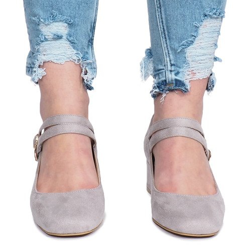 Harmaat pumput Tamara -pylväässä 1