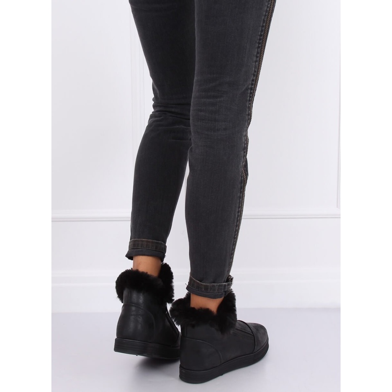 Mustat nilkkakorkeat lenkkarit turkiksella W19-29 Musta 1