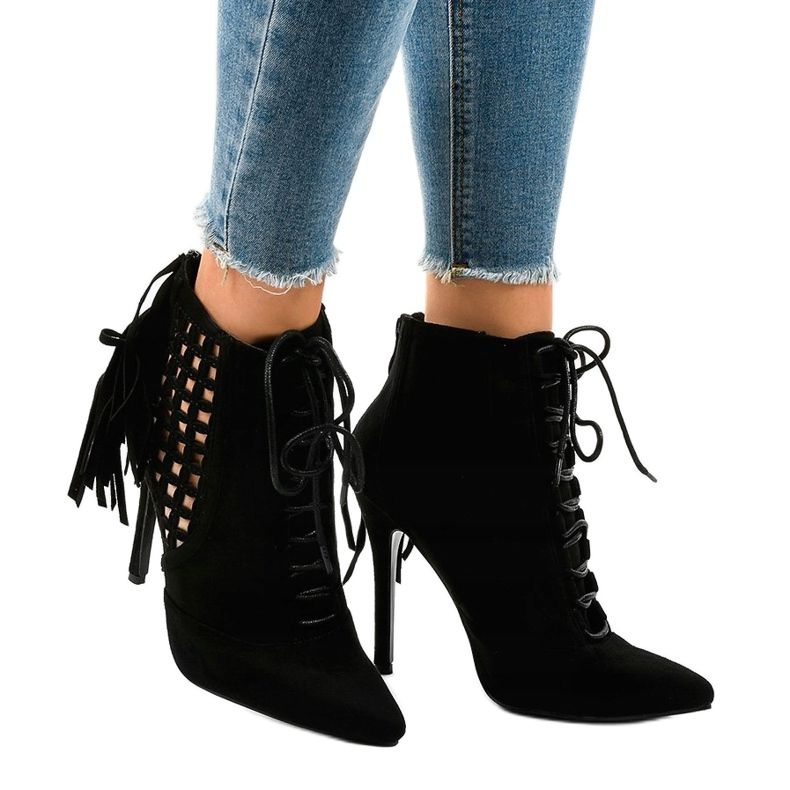 Mustat, rikkaasti koristellut saappaat 11047-1 1