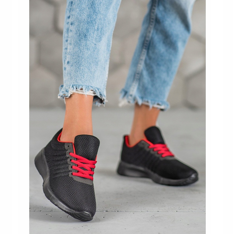 SHELOVET Mustat urheilukengät 2