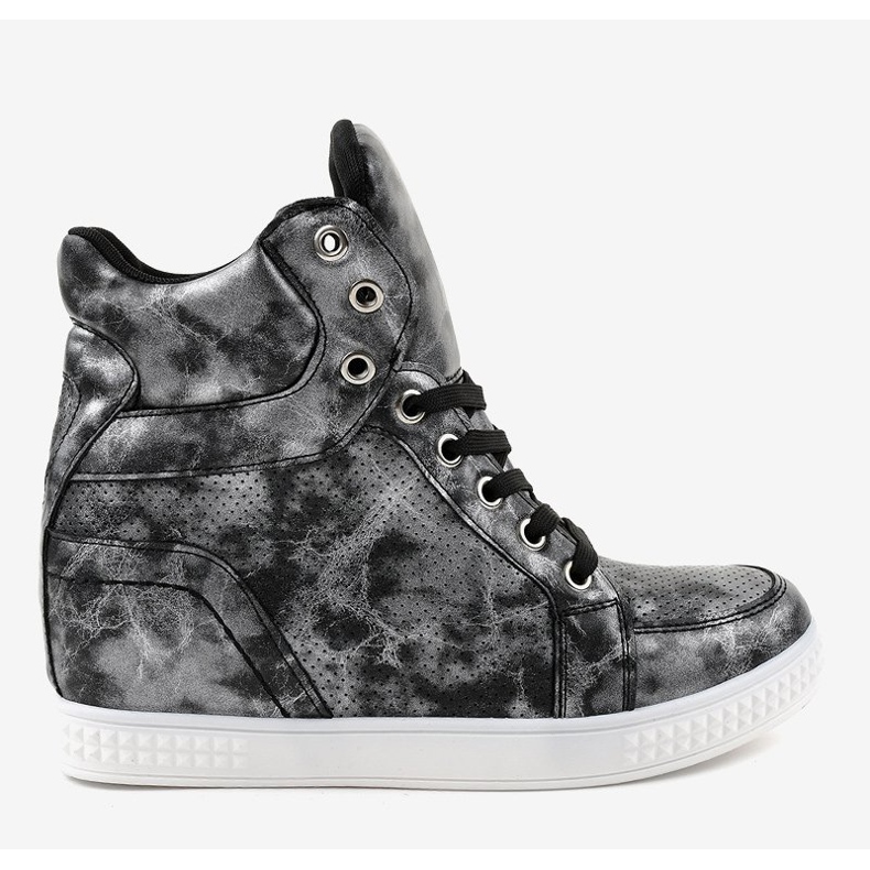 Mustat lenkkarit, joissa on nauhoitetut kiilat ON001 2