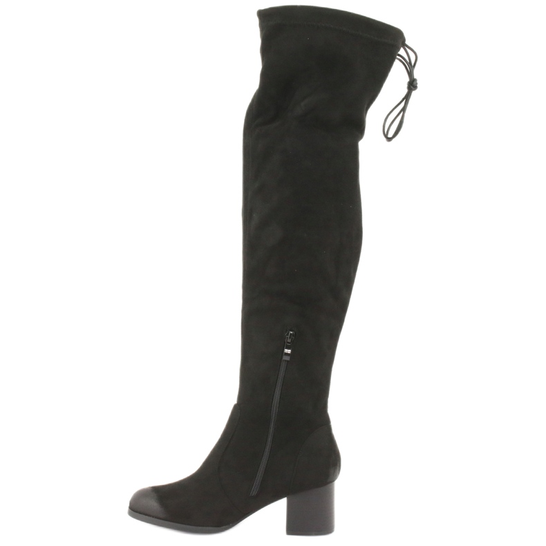 M.Daszyński Musta mokka polvisaappaiden päällä 1715 2