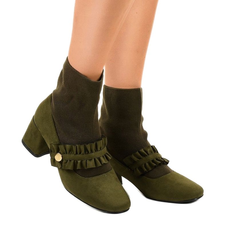 Vihreä veluuripumppu JM8118Y -pylväässä 1